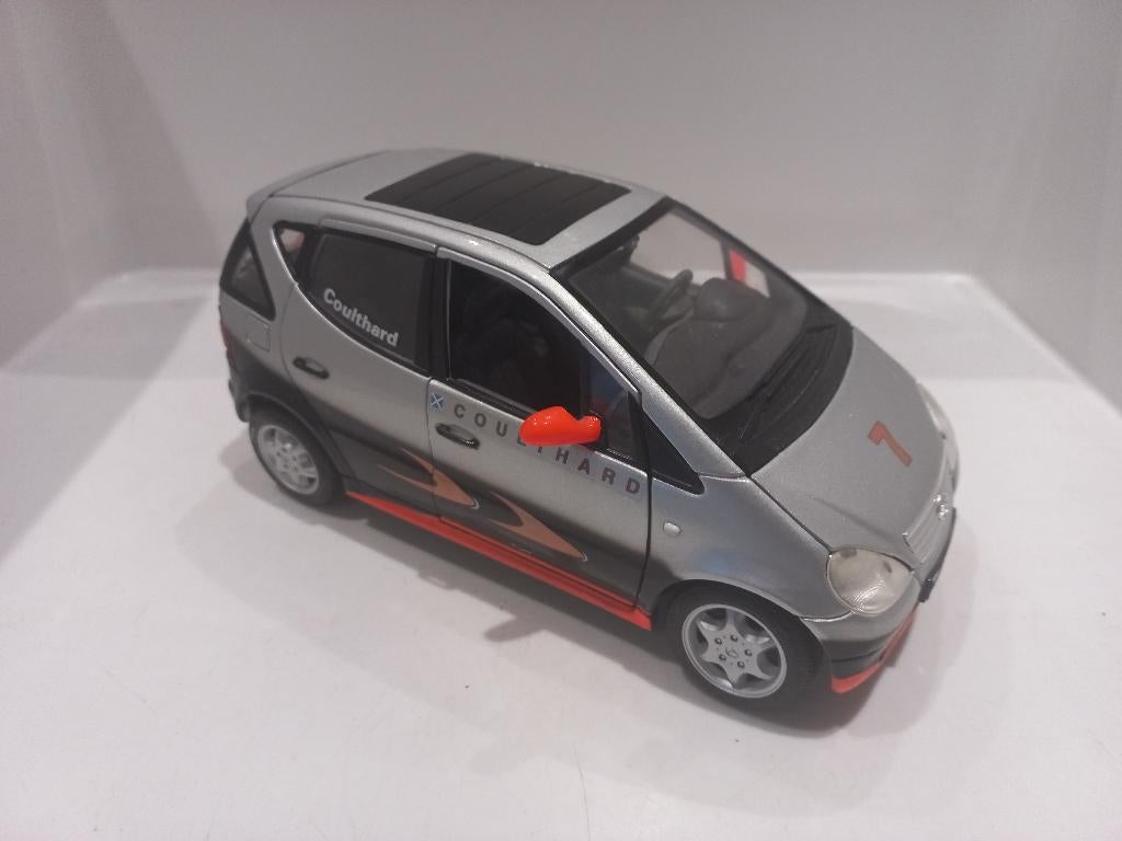 Mercedes-Benz A-Class #7 Maisto 1:18 Coulthard 123, Hobby en Vrije tijd, Modelauto's | 1:18, Ophalen of Verzenden, Zo goed als nieuw