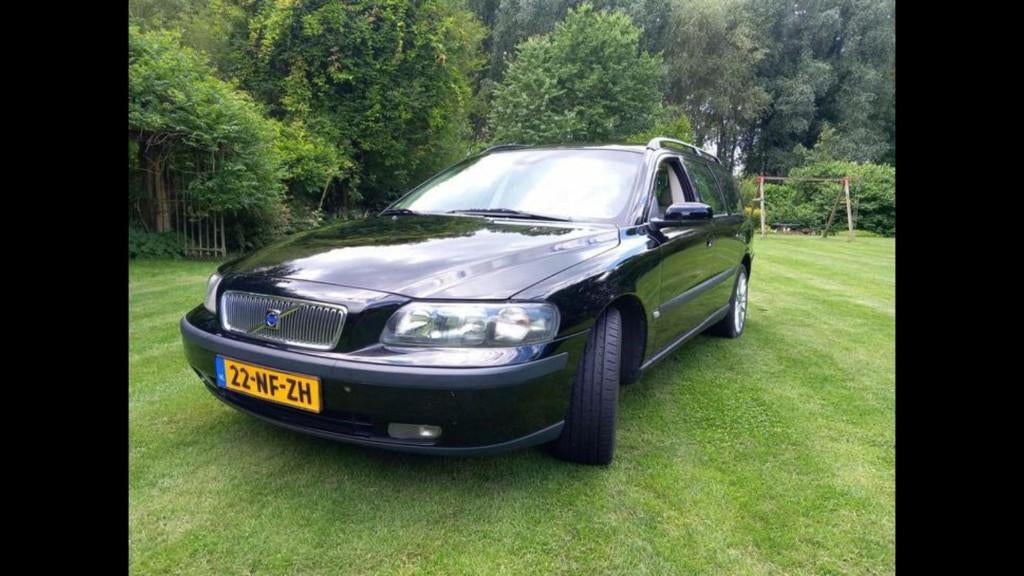 Volvo V70 2.4 140PK AUT 2003 Zwart, 1556 kg, 1800 kg, Beige, Zwart