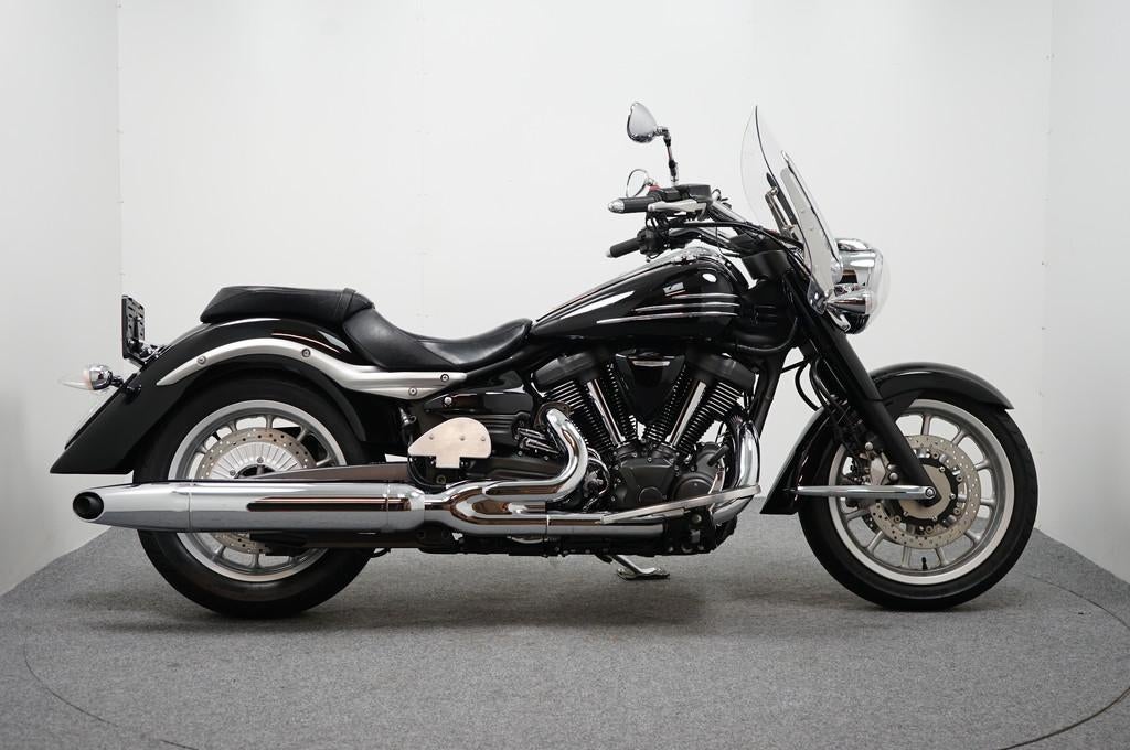 Yamaha XV 1900 MIDNIGHT STAR (bj 2017), Handvatverwarming, Chopper, Meer dan 35 kW, 1854 cc