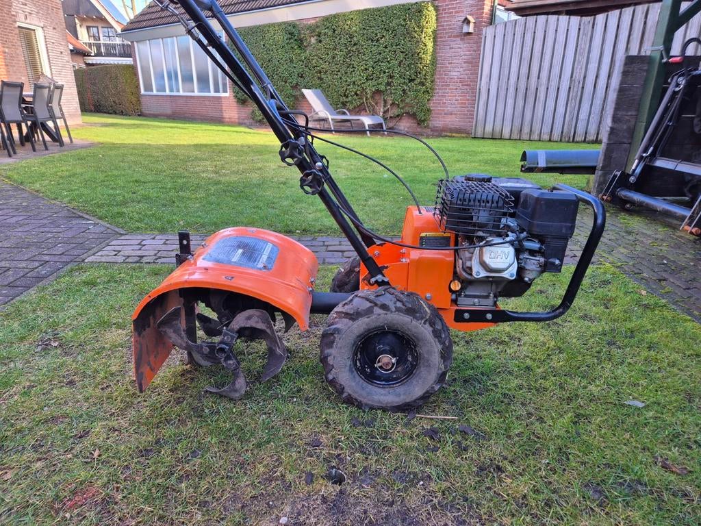 Te huur tuinfrees / grondfrees, Tuin en Terras, Ophalen, Benzine