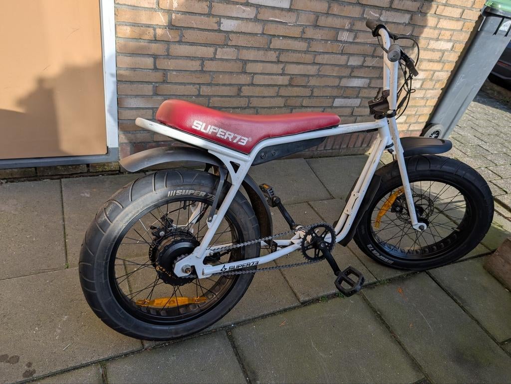 Fatbike super73 accu laad niet op
Heeft in een koude schuur, Fietsen en Brommers, Elektrische fietsen, Ophalen, Overige merken