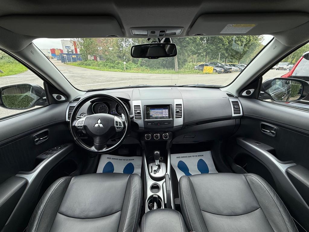 Mitsubishi Outlander 2.0 Edition Two - AUTOMAAT - PANORAMDAK, Zwart, 4 cilinders, Bruin, 1600 kg