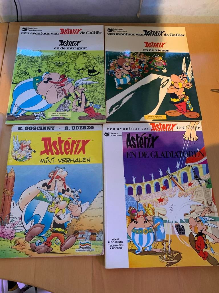 Asterix stripboeken, 12 stuks, Meerdere stripboeken, Ophalen of Verzenden, Gelezen
