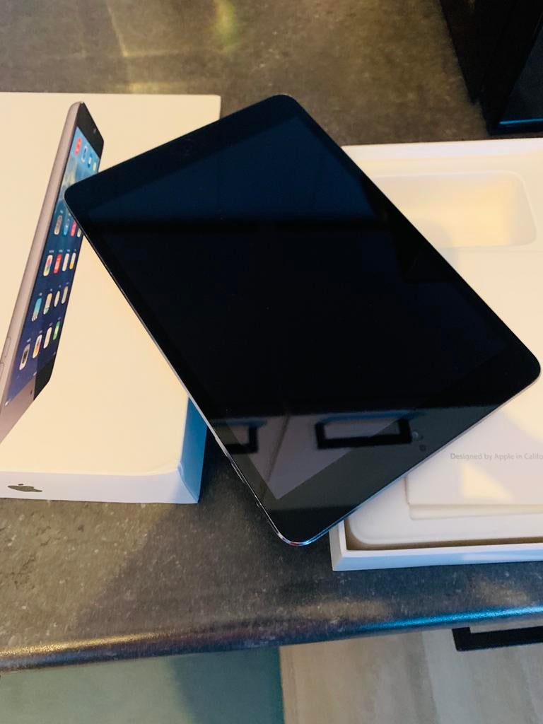 iPad Mini retina A1489, Computers en Software, Apple iPads, 8 inch, Ophalen of Verzenden, Zo goed als nieuw, Grijs