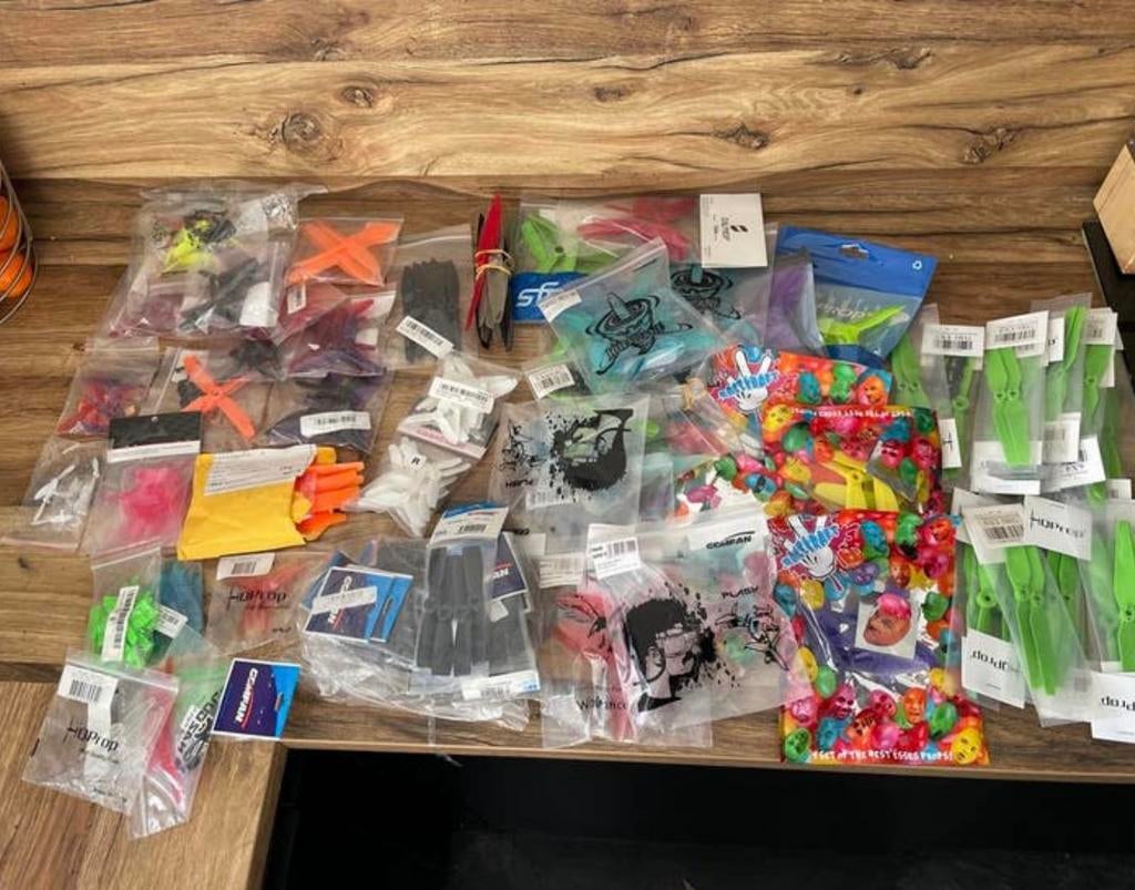 Grote partij propellers drone  fpv vliegtuig, Ophalen of Verzenden, Zo goed als nieuw