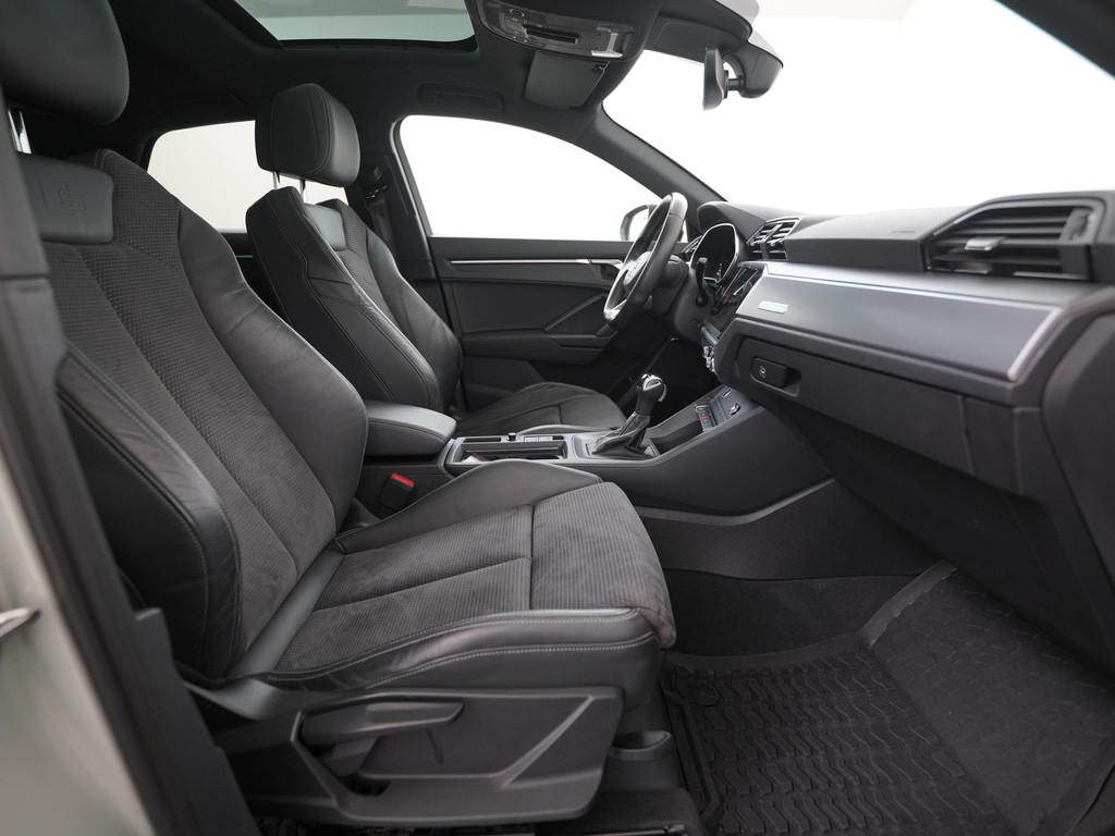 Audi Q3 Sportback 45 TFSIe S Line Black optiek | Panoramadak, 12 maanden, Gebruikt, Hybride Elektrisch/Benzine, 13 kWh