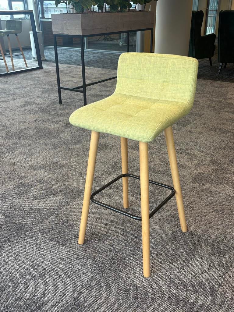 8 barkrukken stof bekleed lichtgroen, Huis en Inrichting, Barkrukken, Ophalen, 5 krukken of meer, Met voetsteun, Zo goed als nieuw