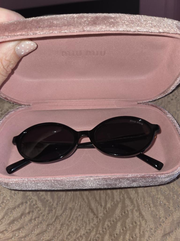 Miu Miu zonnebril MU04Z, Overige merken, Zonnebril, Verzenden, Zwart