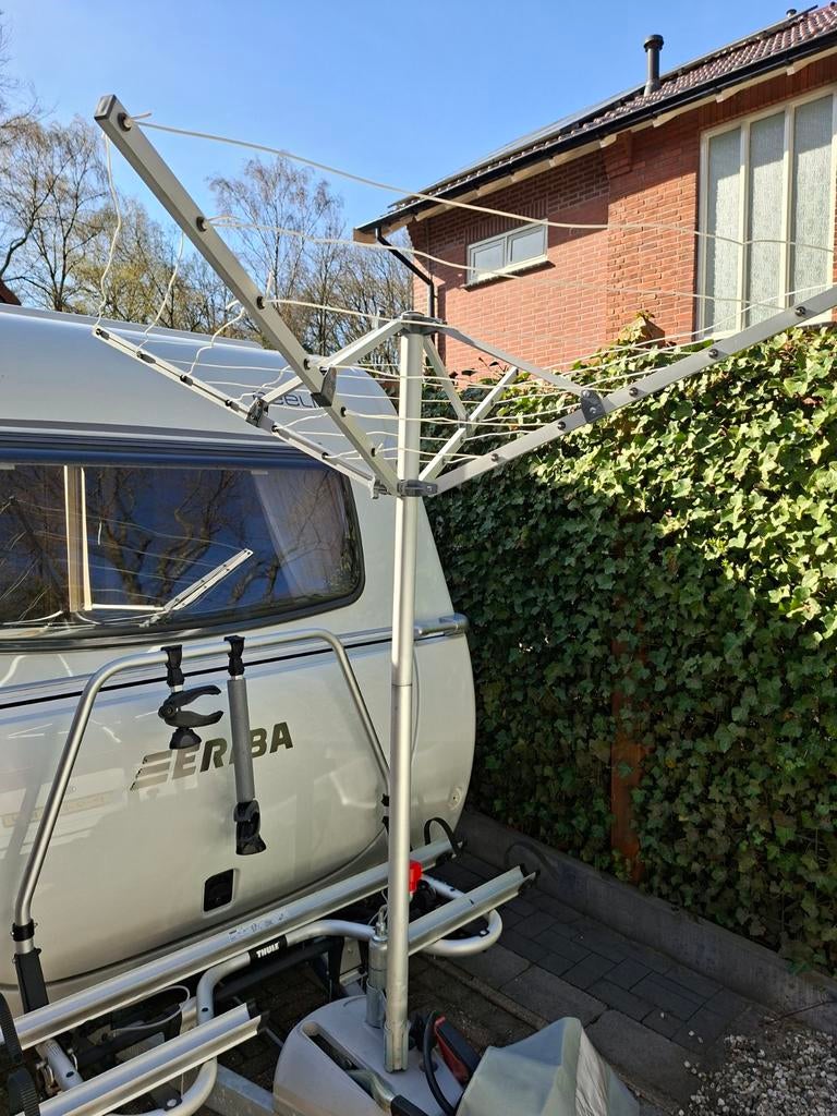 Aluminium droogmolen voor op dissel caravan, Ophalen