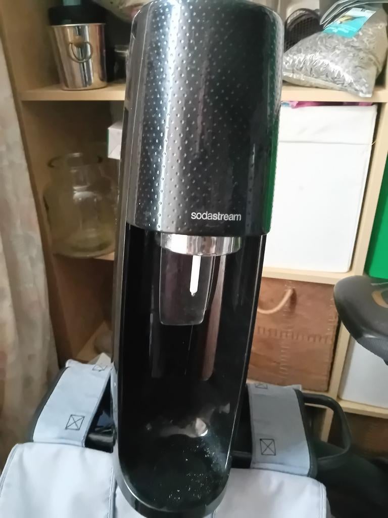 Sodastream met klein flesje, Huis en Inrichting, Keuken | Keukenbenodigdheden, Ophalen of Verzenden