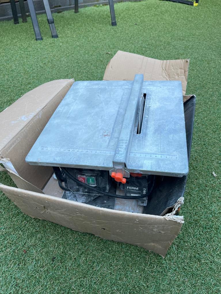 Ferm tafel tegelzaag - Ideaal voor kleine tegels, Ophalen, Gebruikt, Overige typen