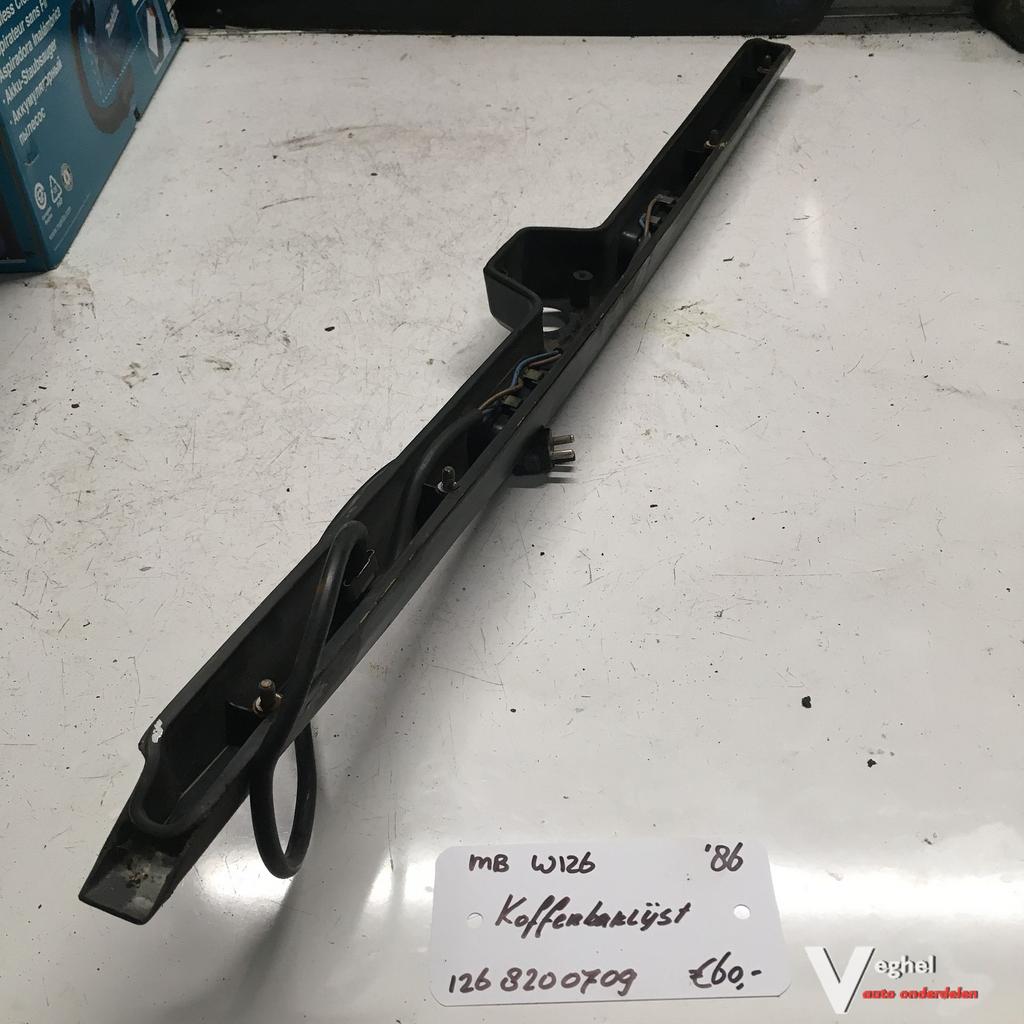 Mercedes W126   1986    Kofferbaklijst met kentekenverlichti, Gebruikt, -, -, Ophalen of Verzenden