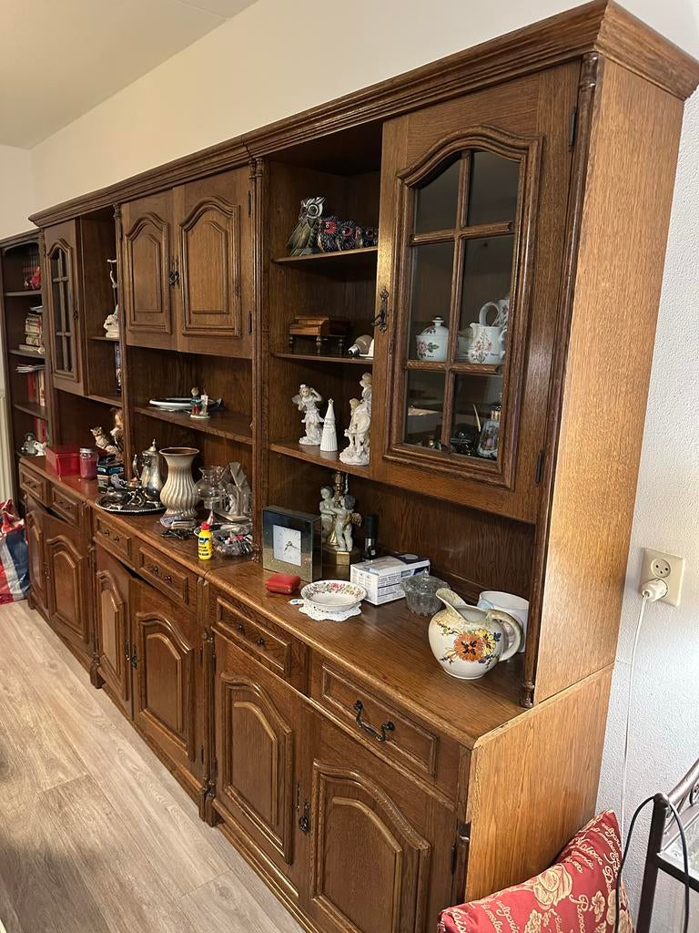 Antieke eiken kast, Ophalen