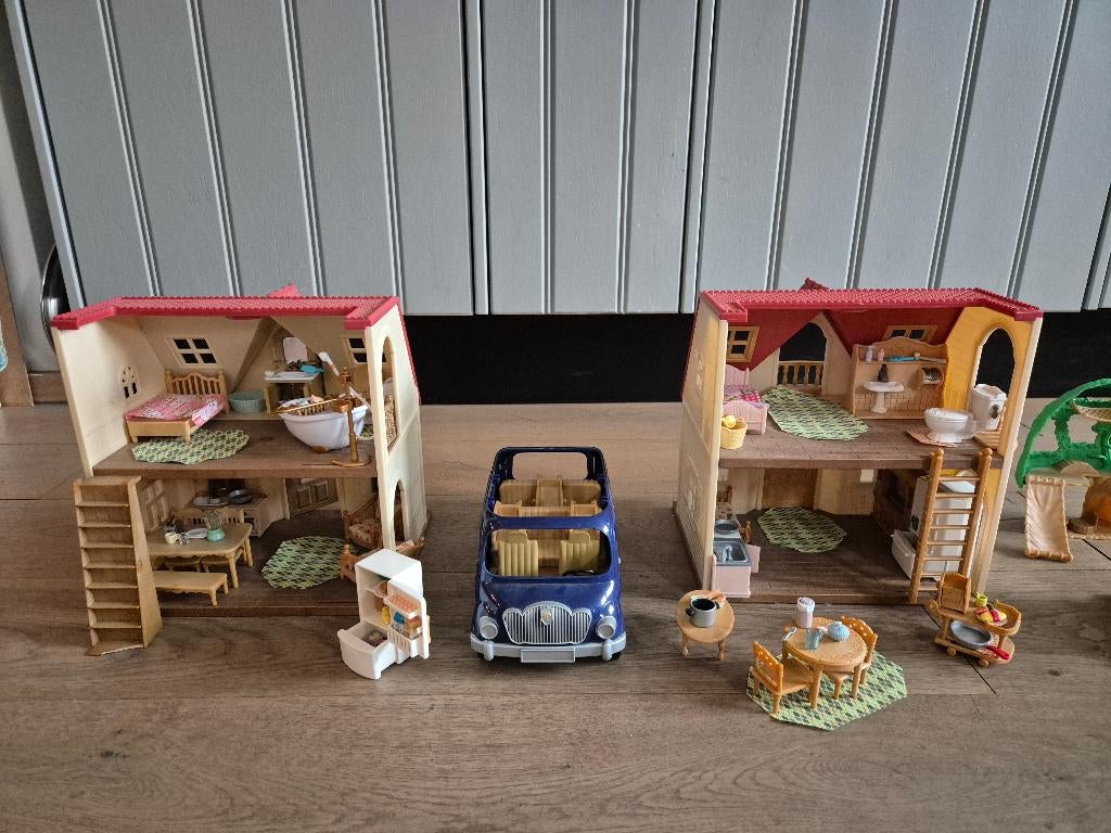Sylvanian Families huis met accessoires, Kinderen en Baby's, Speelgoed | Poppenhuizen, Ophalen, Zo goed als nieuw, Poppenhuis