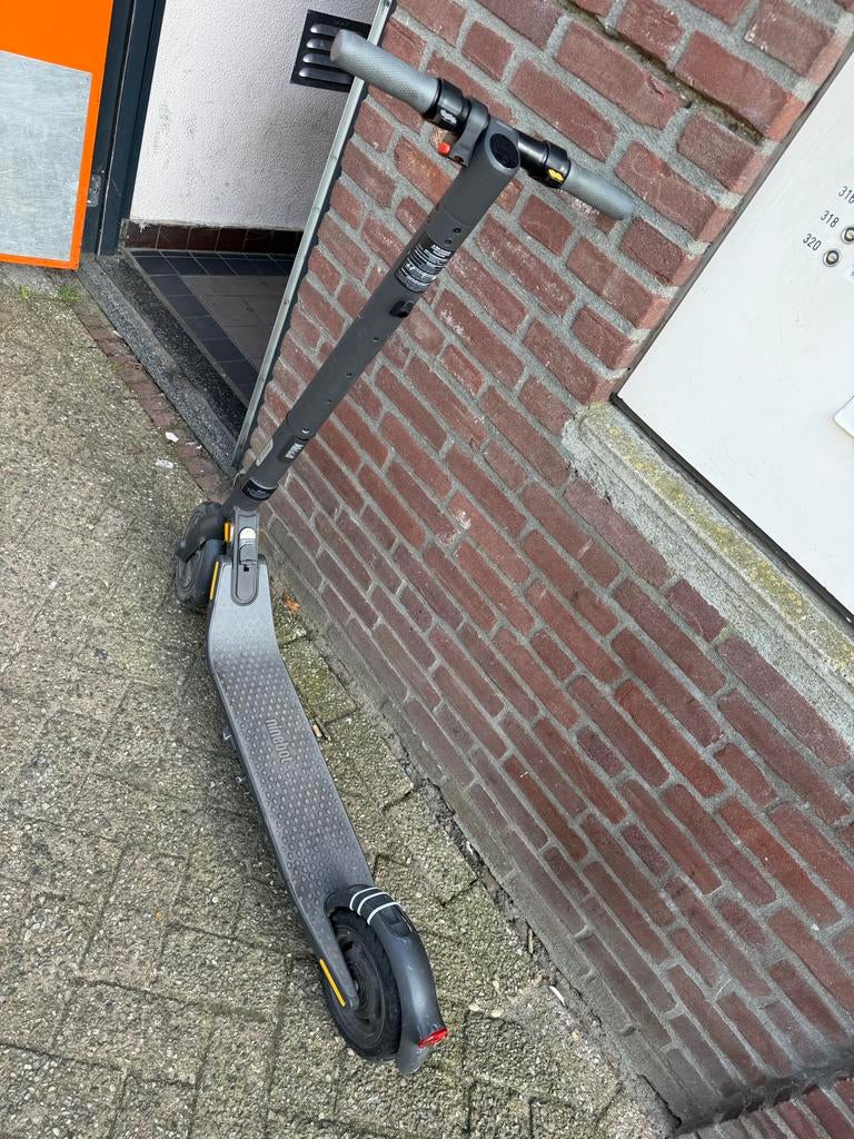 Segway Ninebot E25E E-step 25km/u met oplader, Ophalen, Gebruikt, Elektrische step (E-scooter)