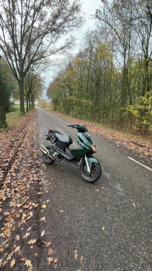 Gereviseerde aerox 70cc + onderdelen, Ophalen, Zo goed als nieuw, Tweetakt, Aerox