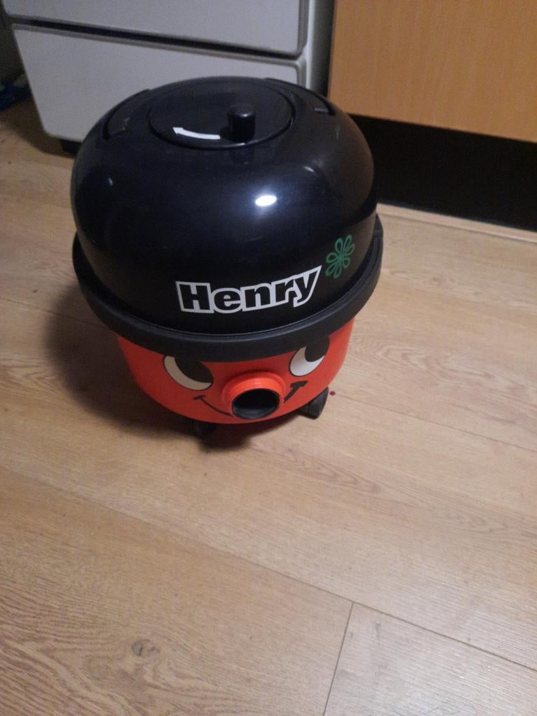 Nette Henry stofzuiger, Witgoed en Apparatuur, Stofzuigers, Ophalen, Zo goed als nieuw