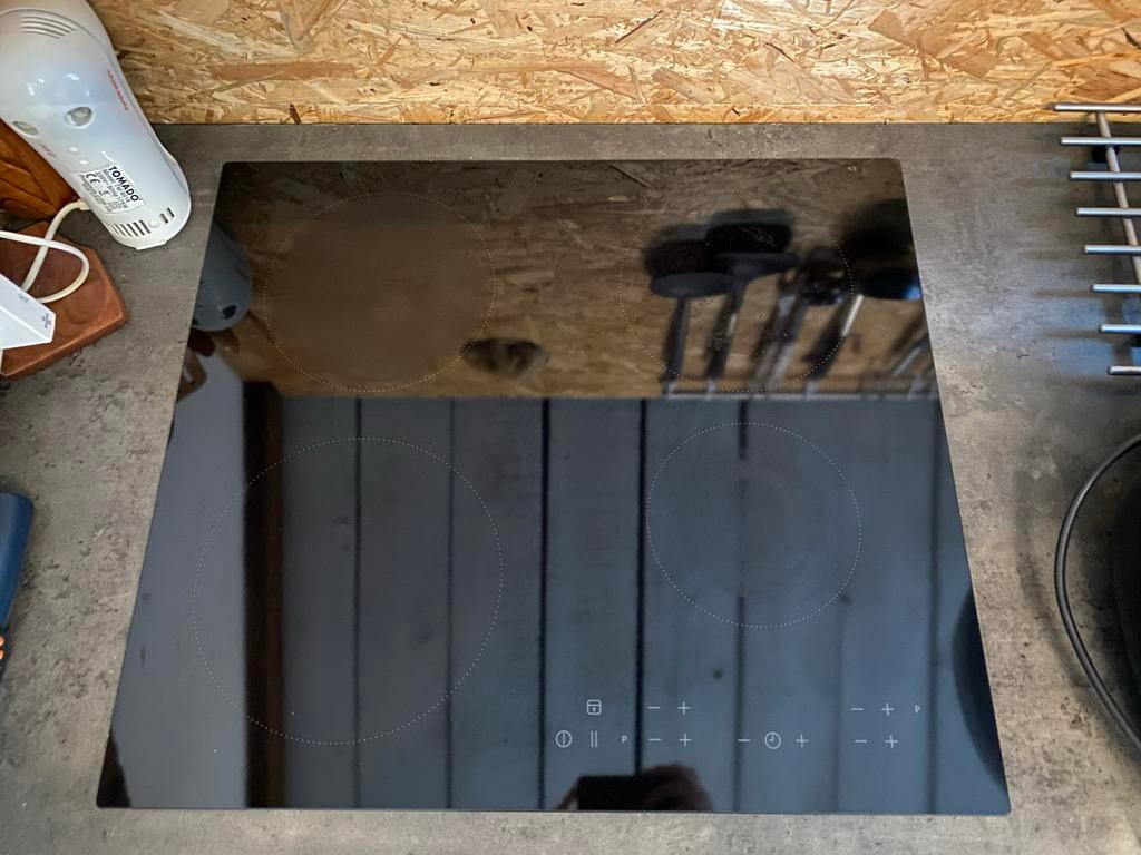 Ikea MATMÅSSIG inductiekookplaat te koop/ruil, Ophalen, 4 kookzones, Zo goed als nieuw, Inbouw