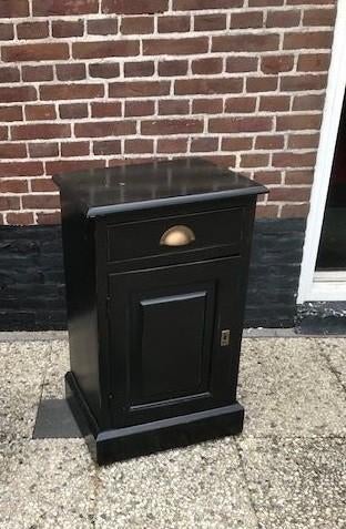 kastje brocante klein kastje met laatje en deurtje, Ophalen