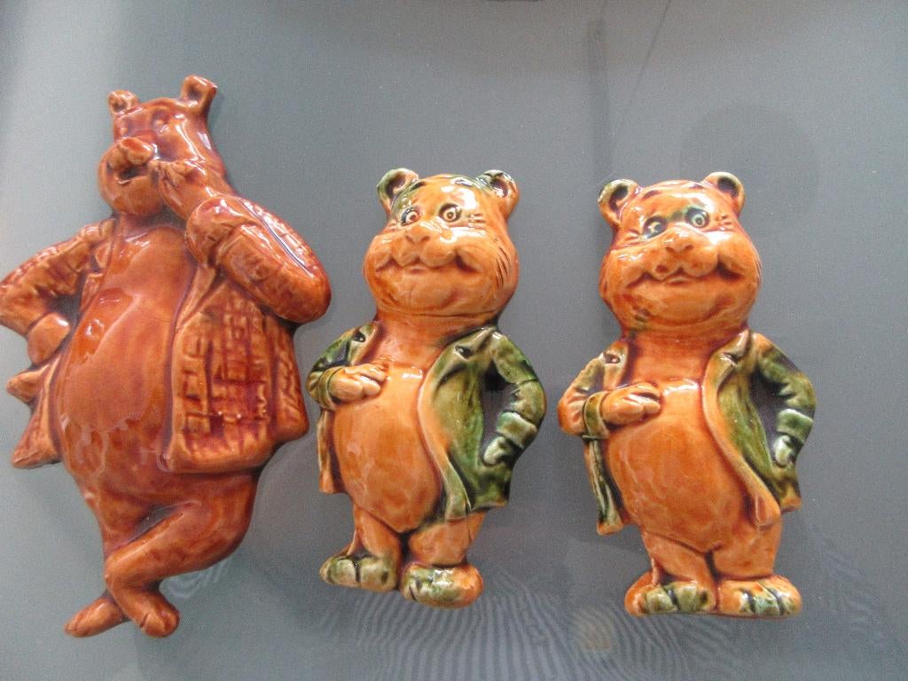 3 porseleinen beeldjes van Bommel en 4 delige set Bommel, Boeken, Stripboeken, Marten Toonder, Ophalen of Verzenden, Zo goed als nieuw