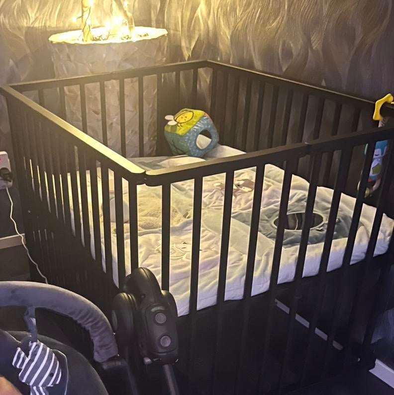 Mooie box van de prenatal met wieltjes, Ophalen, Zo goed als nieuw, Vierkant, In hoogte verstelbaar