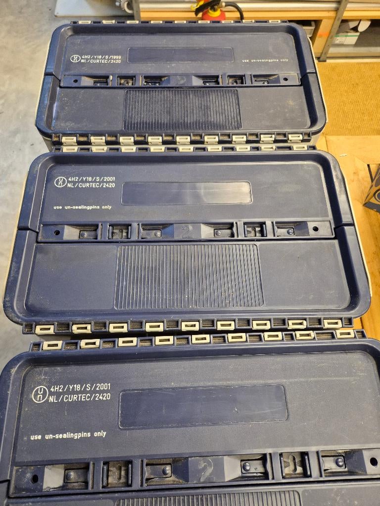 Overtoom stapelbare gesloten krat opbergbox, Doe-het-zelf en Verbouw, Kratten en Dozen, Gebruikt, Krat, Minder dan 50 cm, Minder dan 35 cm