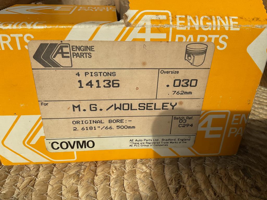 MG /Wolseley set zuigers, Ophalen