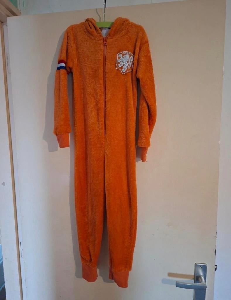 Oranje onesie maat 110 116, Ophalen of Verzenden, Gebruikt, Jongen of Meisje, Nacht- of Onderkleding