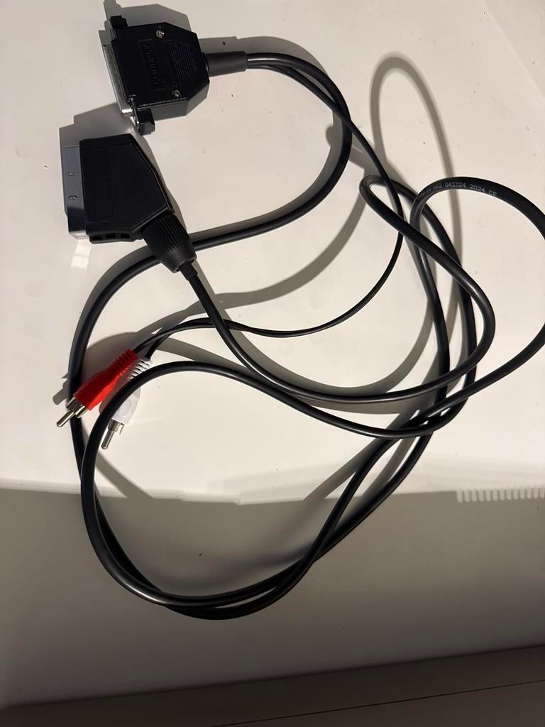Amiga videokabel DIN23 naar scart en stereo audio tulp, Ophalen of Verzenden