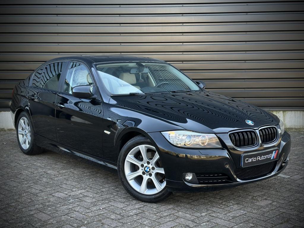 BMW 3 Serie 318i LuxuryLine DAK|NAVI|LEER|XENON|STOELVERW, Euro 5, 136 pk, 4 cilinders, Bluetooth