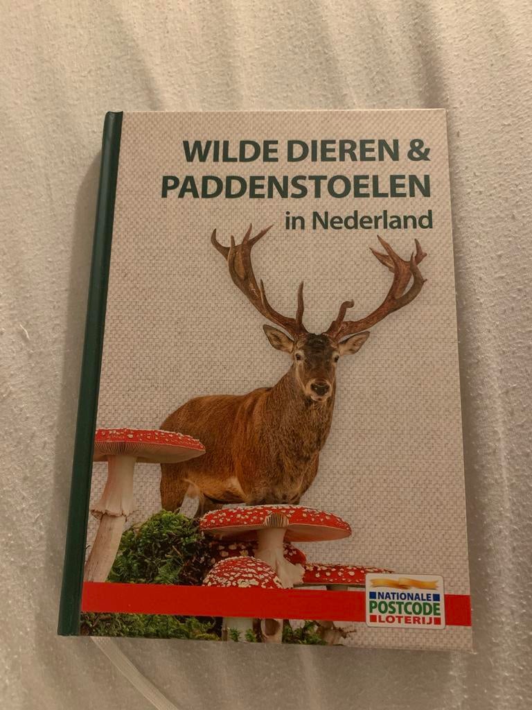 Wilde Dieren & Paddenstoelen in Nederland - Natuurgids, Ophalen of Verzenden, Nieuw, Natuur algemeen