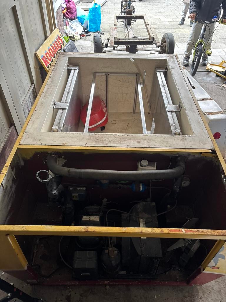 koel of vries installatie ijskar ijscowagen horeca foodtruck, Ophalen, Zonder vriesvak, 200 liter of meer, 60 cm of meer