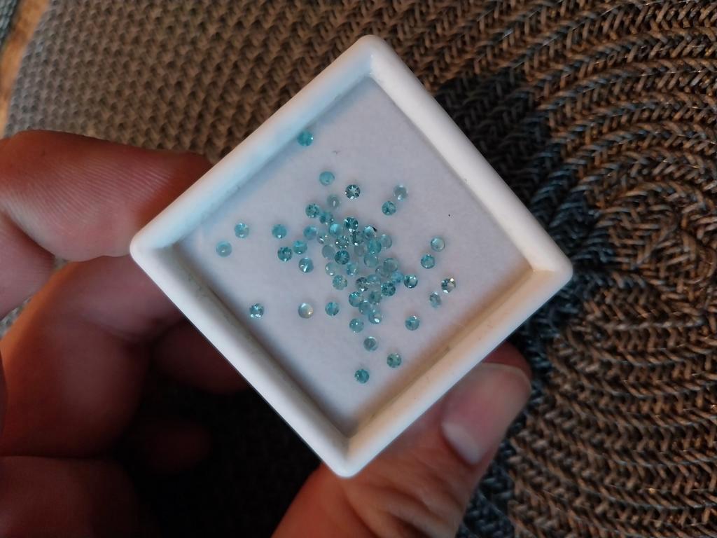 2mm ronde facet geslepen apatiet., Ophalen of Verzenden, Nieuw