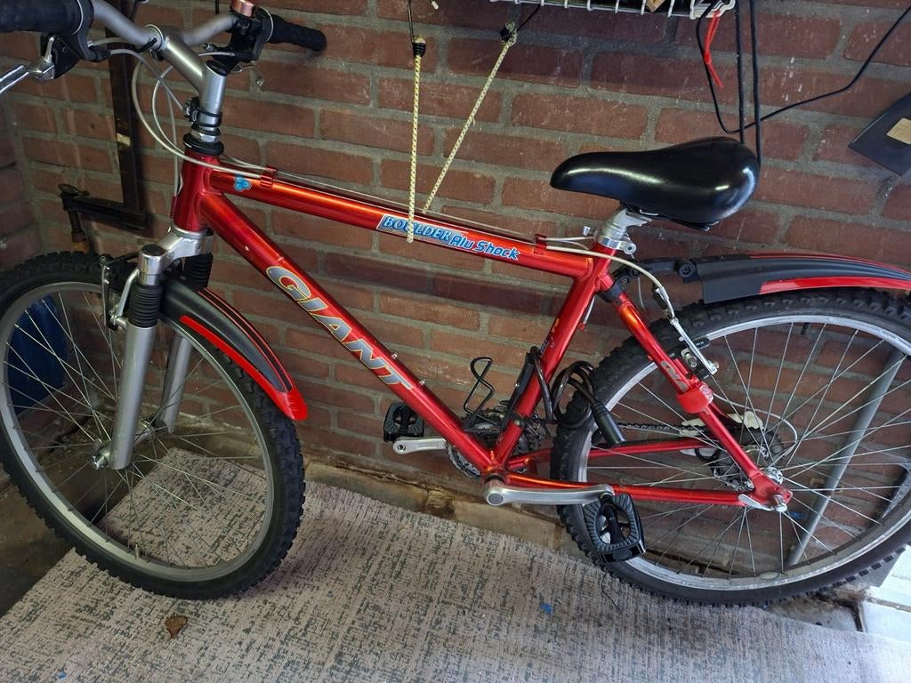 Giant Boulder AirShock Mountainbike - Rood, Gebruikt, Hardtail, Heren, 53 tot 57 cm