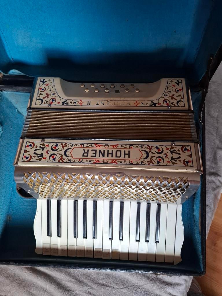 Mooie oude nog werkende accordeon Hohner., Muziek en Instrumenten, Accordeons, Ophalen, Gebruikt, Met koffer, Toetsaccordeon