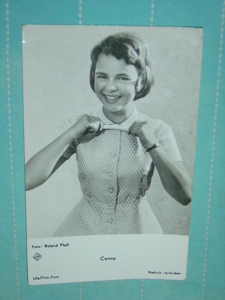 7) Zwart-wit ansichtkaart Conny Froboess, Verzamelen, Ophalen of Verzenden, 1960 tot 1980, Ongelopen, Sterren en Beroemdheden