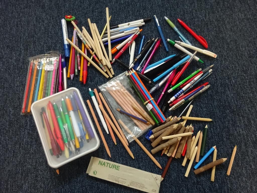 ( nr. 340 )   pennen potloden  VEEEEEEEEL, Hobby en Vrije tijd, Ophalen of Verzenden, Gebruikt, Potlood of Stift