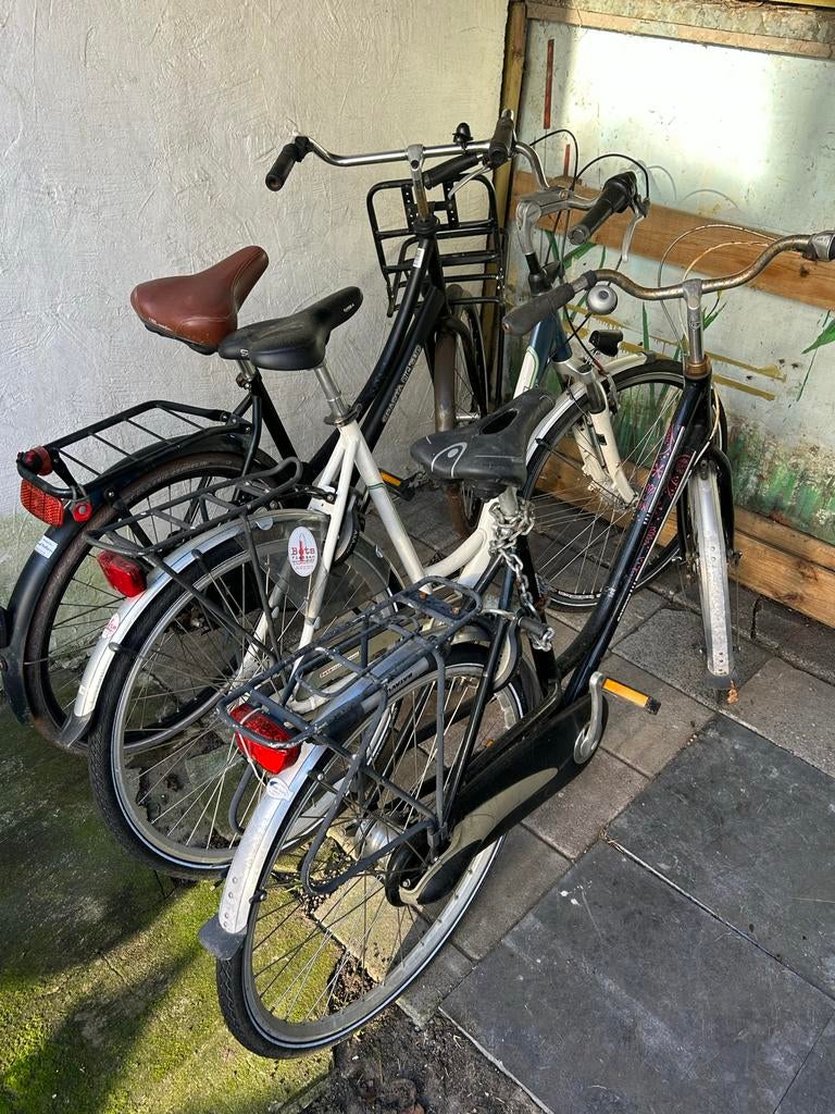3 fietsen: 2 rijklaar, 1 voor reparatie, mag per stuk, Fietsen en Brommers, Fietsen | Dames | Damesfietsen, Versnellingen, Ophalen