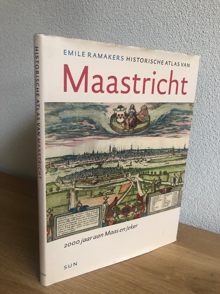 Historische Atlas van Maastricht.(Emile Ramakers) 2005, Emile Ramakers, Overige atlassen, Ophalen of Verzenden, Zo goed als nieuw
