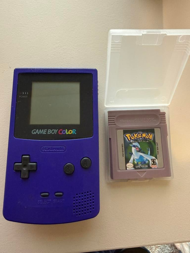 Gameboy color paars met Pokemon Silver spel, Spelcomputers en Games, Ophalen, Zo goed als nieuw, Game Boy Color