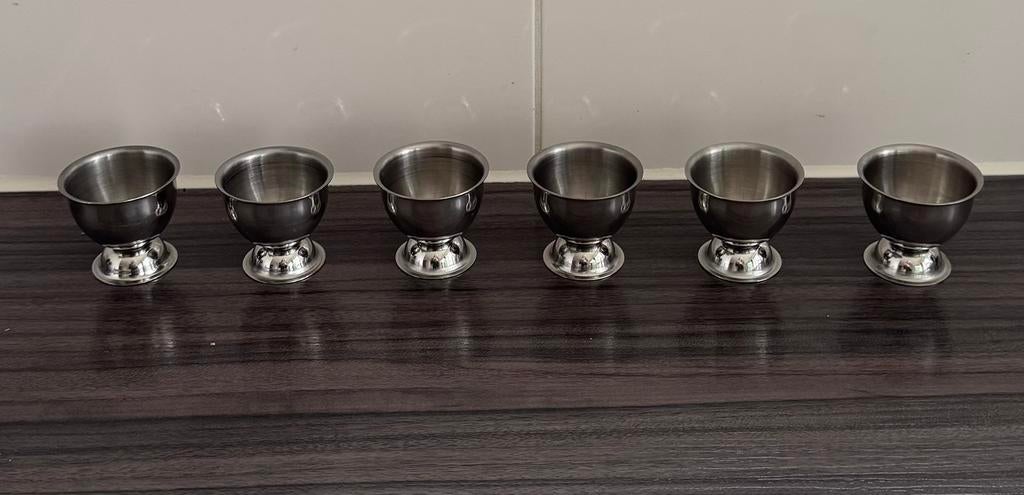 Zes eierdopjes. Leuk voor een gedekte tafel met Pasen., Huis en Inrichting, Keuken | Servies, Overige materialen, Overige typen