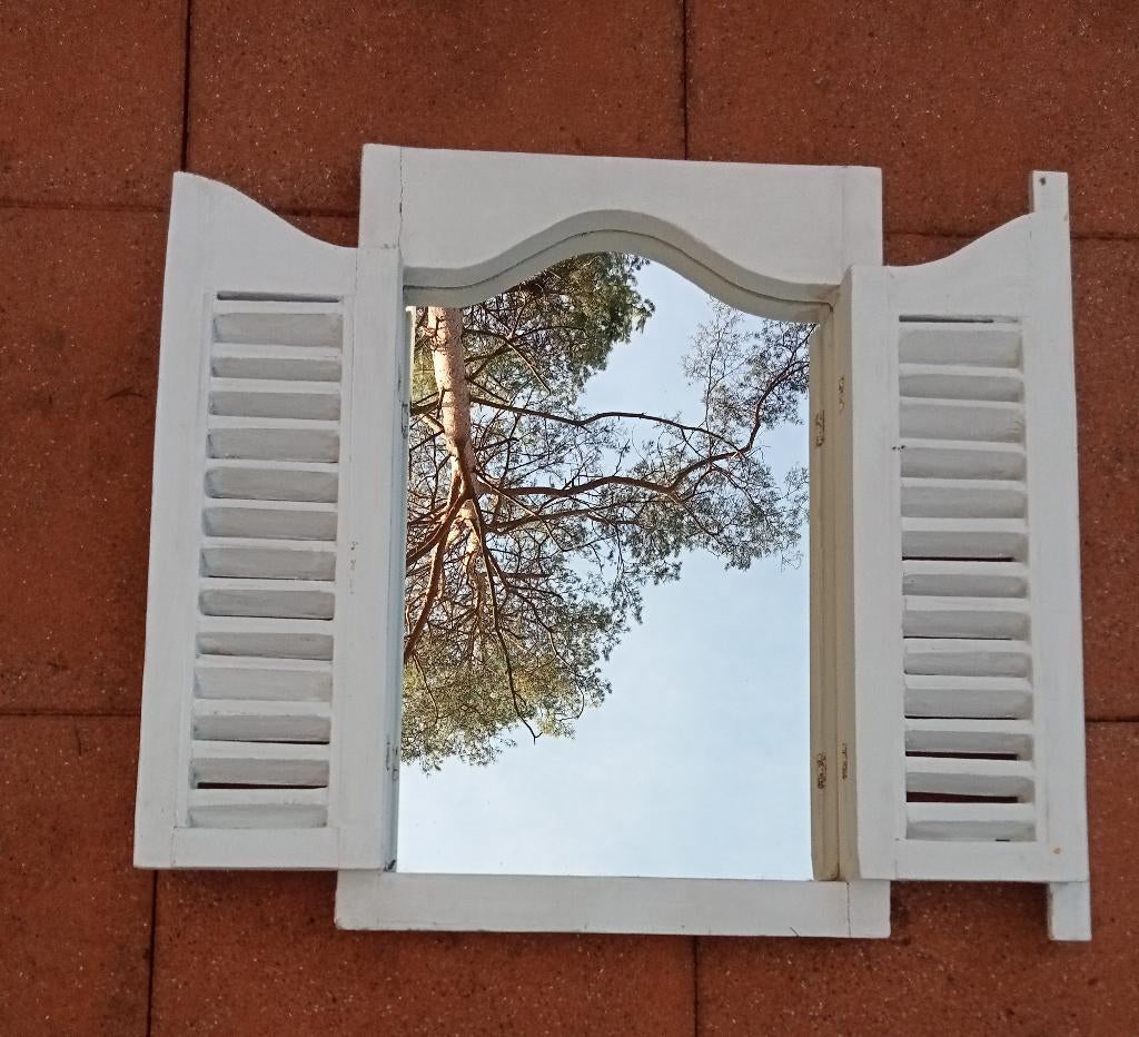 BROCANTE SPIEGEL MET LOUVRE LUIKEN WIT 40 X 60, Ophalen, Minder dan 50 cm, Gebruikt, Minder dan 100 cm