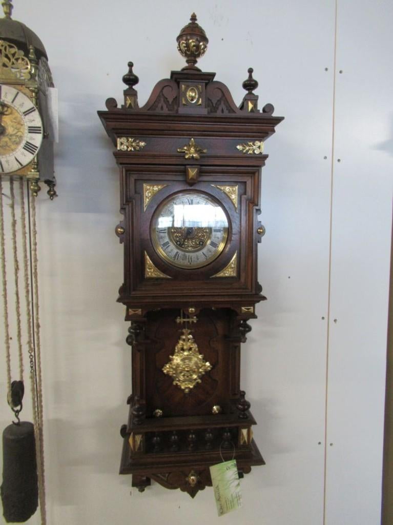 Oer 11217 ANTIEKE Lenzkirch hangklok met veel brons, Antiek en Kunst, Ophalen