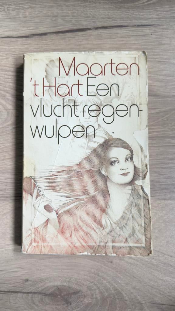 Een vlucht regenwulpen - Maarten ‘t Hart, Ophalen of Verzenden, Gelezen