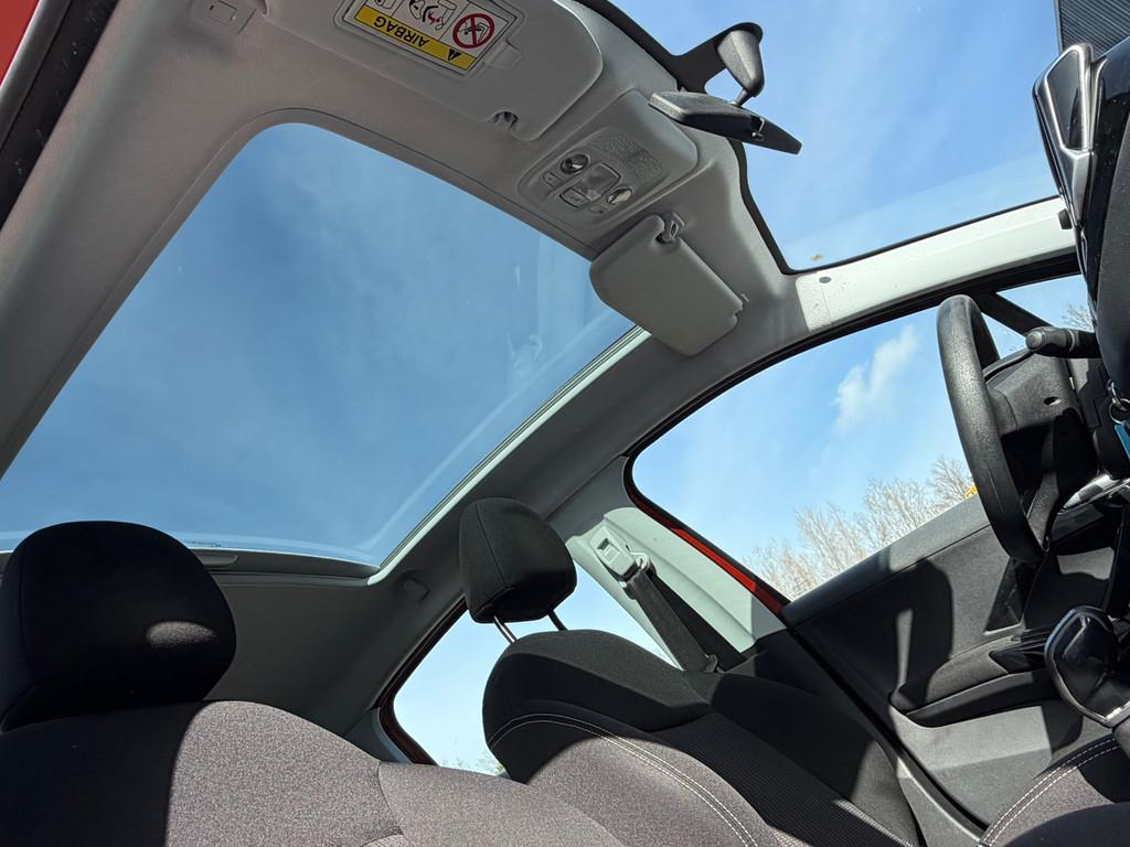 Peugeot 208 1.2 PureTech Allure / Pano / Stoelverwarming !, Voorwielaandrijving, Parkeersensor, Gebruikt, 82 pk