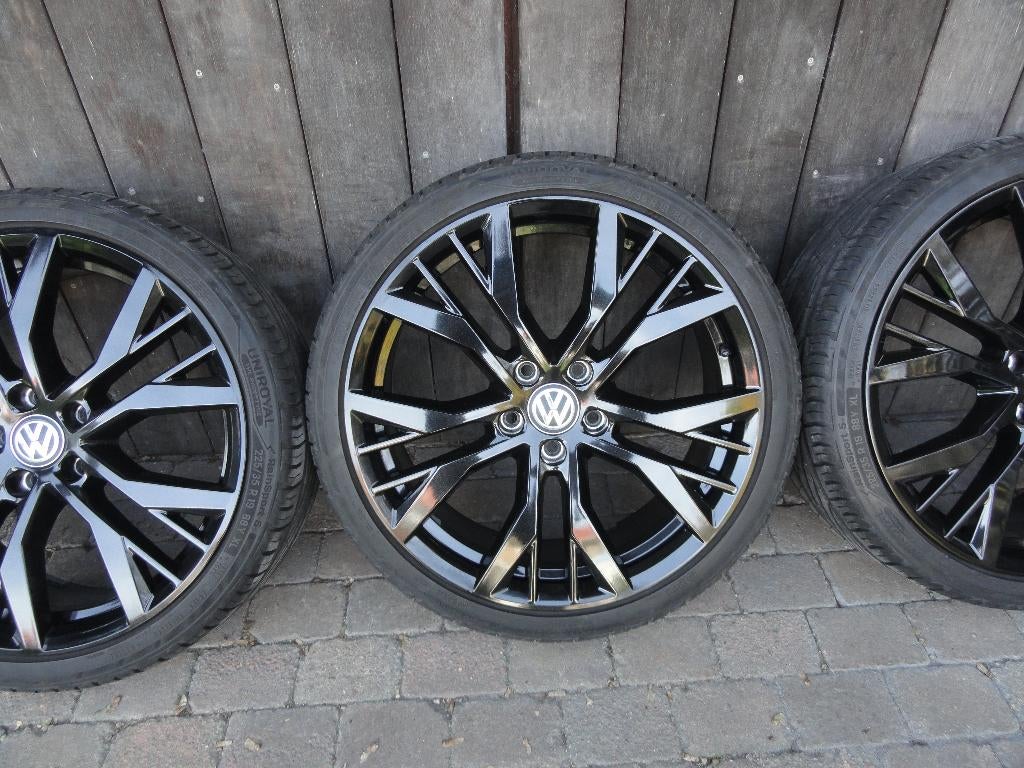 Volkswagen Golf alu velgen origineel met zomerbanden 19 inch, Auto-onderdelen, Banden en Velgen, Gebruikt, Banden en Velgen, Personenwagen