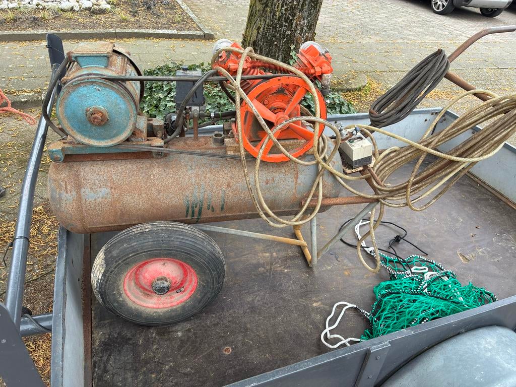 Robuuste Compressor met Tank en Wielen, Gebruikt, Mobiel, 10 bar of meer, 100 liter of meer