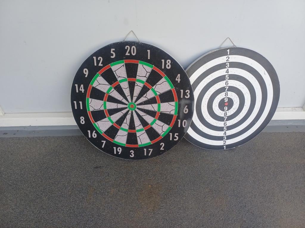 Twee dartborden, dubbelzijdig te gebruiken, Sport en Fitness, Ophalen of Verzenden