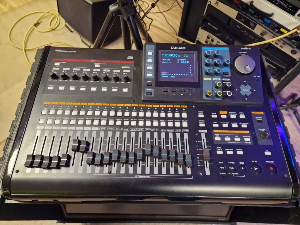 Tascam DP-32SD, Ophalen of Verzenden, Zo goed als nieuw, 10 tot 20 kanalen