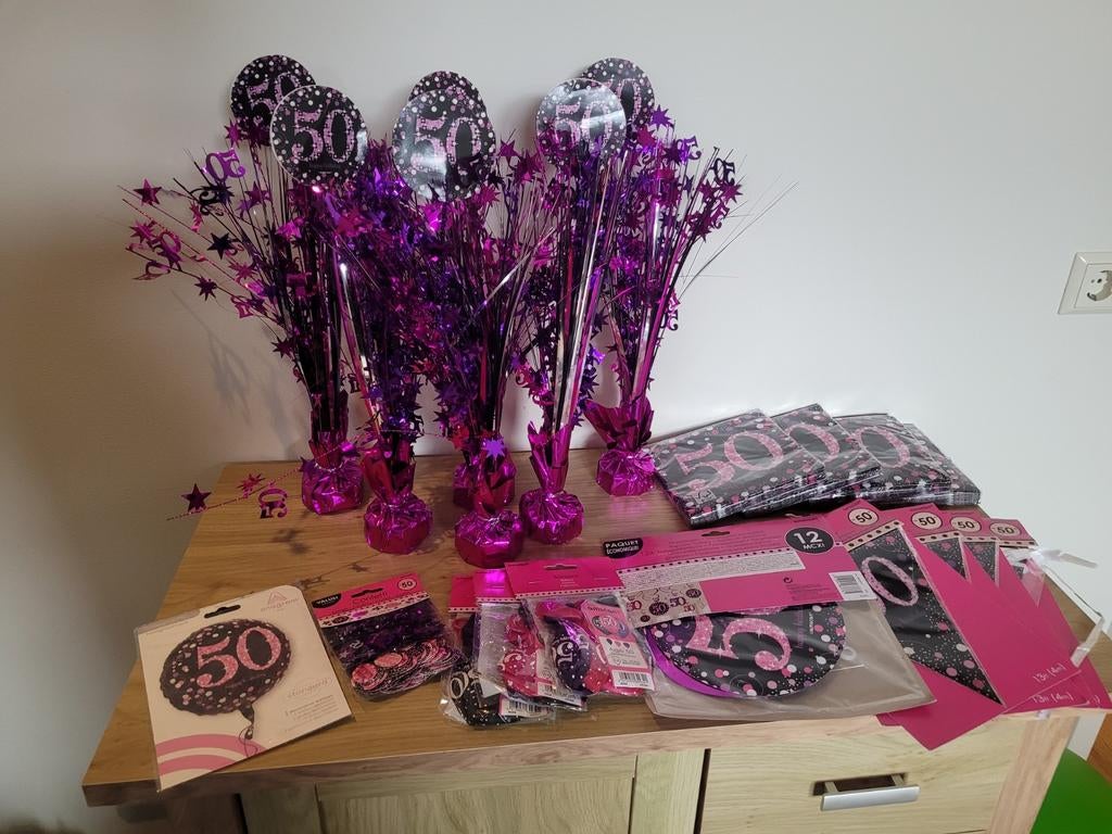Versiering 50 jaar! Roze/paars/zwart, Ophalen of Verzenden, Nieuw, Versiering, Verjaardag
